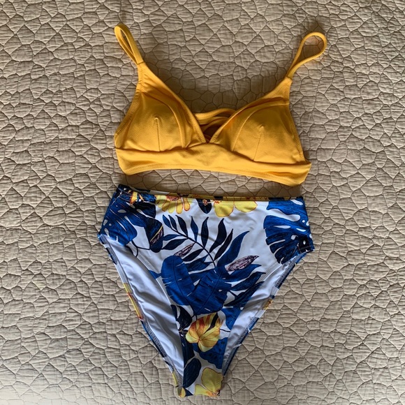 NWT - “Cupshe” New Swim Suit - Picture 1 of 9